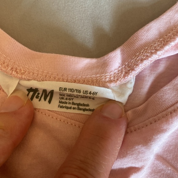 H&M three dress bundle. Size 4-6y and 5-6y. Polka dot, flowers, pink. - Picture 3 of 13